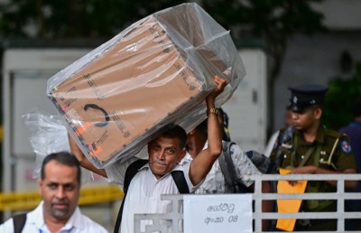 ލަންކާގެ ރައީސް މަޖިލީހުގެ ފުރިހަމަ ބާރު ވެސް ހޯދައިފި