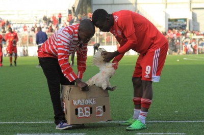 މެޗުގެ މޮޅު ކުޅުންތެރިޔާއަށް ދިނީ ދިރޭ ކުކުޅެއް