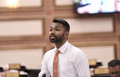 ގަވައިދަށް ނުފެތޭތީ، މީޑިއާ ކޮމިޝަން ބިލާ ގުޅޭ ކުއްލި މައްސަލަ އެޖެންޑާ ނުކުރި