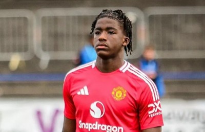 ޔުނައިޓެޑްގައި އަމޯރިމްގެ ފުރަތަމަ ބަދަލު: 16 އަހަރުގެ ޑިފެންޑަރެއް ސީނިއާ ޓީމަށް؟