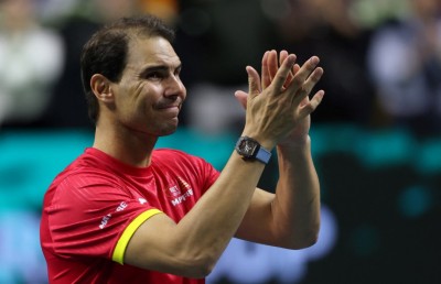 ޓެނިހުގެ ލެޖެންޑް ނަޑާލް ރިޓަޔާކޮށްފި؛ "އާއިލާގެ ހުވެފެން ހާސިލުކޮށް ދެވުނު"