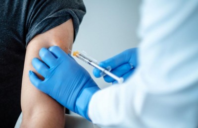 ކޮވިޑް ވެކްސިން ޖަހަން އިޓަލީގައި ފޭކް އަތެއް ޖަހައިގެން ދިޔަ މައްސަލައެއް ބަލަނީ