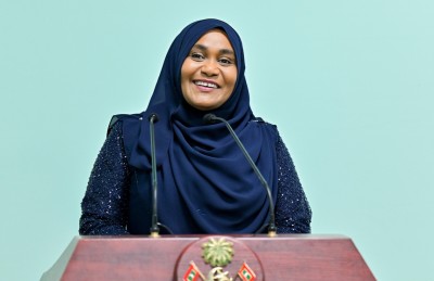 ކޮންމެ ވެރިކަމެއް އޮތަސް ޕޮލިސީ ތަންފީޒުކުރަން ސިވިލް ސާވަންޓުން ފަސްޖެހިގެން ނުވާނެ: ފަސްޓްލޭޑީ