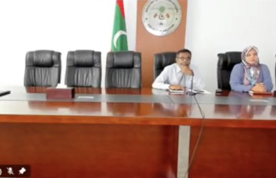 ކޮމިޝަނަރު އެންގެވުމުން ވެސް ފޮރިން މިނިސްޓްރީގެ ސިޔާސީ މުވައްޒަފުންގެ އަދަދެއް ނުދިން