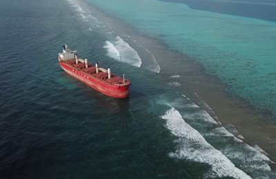 ރަސްފަރި ފަރަށް އެރި ބޯޓުން 10 މިލިއަން ޑޮލަރު ދައްކައިފި