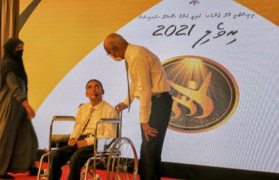 މި އިހުސާސް ކުރެވޭނީ ގޮނޑިއެއްގައި އިންނަން ޖެހުމުން!