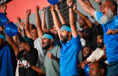 ސަޕޯޓަރުންގެ ފޯރިއާ އެކު އަލިފުށިން ކެންދޫ ބަލިކޮށްފި