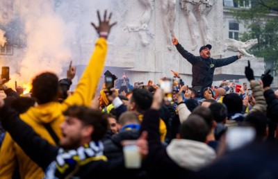 އިޒްރޭލުން 300 އަށް ވުރެ ގިނަ ކުޅުންތެރިން މަރާލައިފި، ފީފާ ކަނުވެ ބީރުވެ މަންމަންވެފައި