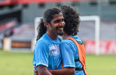 ފަރެސްމާތޮޑާ ބަލިކޮށް މީދޫން ގޯލްޑް ކަޕް ފެށީ ގަދަކޮށް