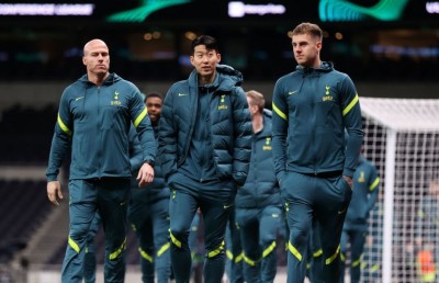 އަށް ކުޅުންތެރިޔަކަށް ކޮވިޑު ޖެހި، ޓޮޓެންހަމް މެޗު ފަސްކޮށްފި