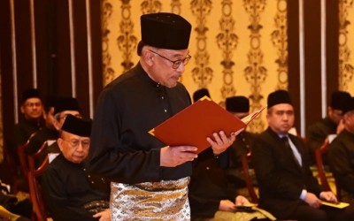 30 އަހަރުގެ ދިގު އިންތިޒާރަކަށްފަހު މެލޭޝިއާގެ ބޮޑުވަޒީރުކަން އަންވަރު އިބްރާހީމަށް