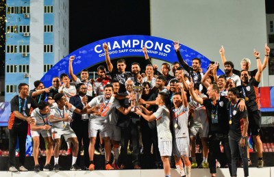 ސްޕޯޓްސް ޕޮލިޓިކްސް: އިންޑިއާގެ ސުޕަލީގް މެކުހަށް، ދިވެހި ލީގް ހުއްޓިފައި!