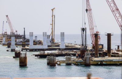 ގުޅިފަޅު-ތިލަފުއްޓާ ދެމެދު ބްރިޖުގެ ތަނބުތައް ޖަހާތީ ދަތުރު ނުކުރަން އަންގައިފި