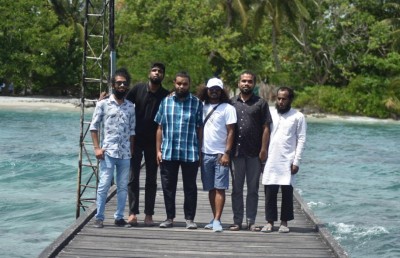 ލޯފަން ފަސް ޒުވާނުންނާ އެކު ހަފްސީ ކުރި ދަތުރު