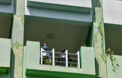 އަރަބިއްޔާ ދަރިވަރުން އިއްޒުއްދީން ސްކޫލަށް ބަދަލުކުރަން ބެލެނިވެރިން ދެކޮޅު