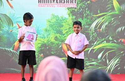 ކެރުމާއި ވާހަކަ ދެއްކުމުގެ ހުނަރުން ވިދާލި ދެ ކުދިން