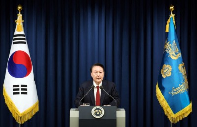 ދެކުނު ކޮރެއާގެ ރައީސް މަގާމުން ދުރެއް ނުކުރެވުނު