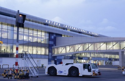 ވެކްސިން ނުޖަހާ ޕެސެންޖަރުން ގެންދާ އެއާލައިންތައް ގާނާ އިން ޖޫރިމަނާކުރަނީ