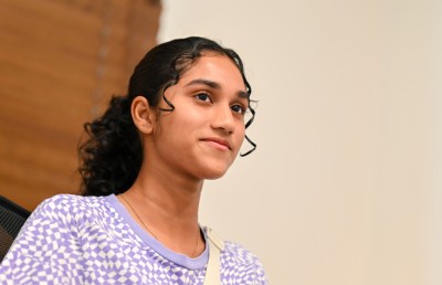 އީޝަލް: ކިޔެވުމުގައި ވިދަމުން، ކުޅިވަރުގައި ފިޔަޖަމުން އަންނަ ތަރިއެއް