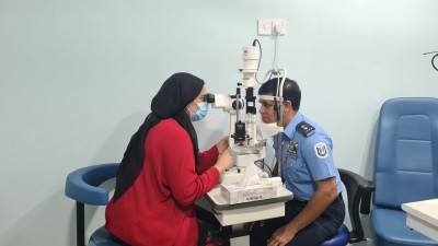 ފަތުރުވެރިޔަކަށް ދިން އޯގާތެރިކަމުގެ ބަދަލަކަށް، ލޮލުގެ ފަރުވާއަށް ބޭނުންވާ މެޝިނަރީ ދީފި