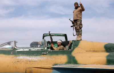 ހަނގުރާމަވެރިން ބުނަނީ ދިމިޝްގު ހިސާރުކުރަން ތައްޔާރު ކަމަށް، ބައްޝާރު ފިއްލަވައިފި ކަމަށް ވެސް އަޑު ފެތުރިއްޖެ