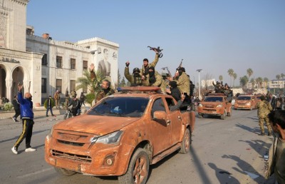 ސީރިއާގެ މުހިންމު ސިޓީތައް ހަނގުރާމަވެރިންގެ އަތްދަށަށް، ބައްޝާރުގެ ވެރިކަން ވެއްޓިދާނެ