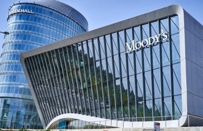 އިސްލާހީ ފިޔަވަޅުތަކަށް ބަލައި، މޫޑީސް އިން ރާއްޖޭގެ ރޭޓިން ދަމަހައްޓައިފި