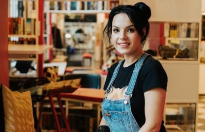 ދެ އަތްތިލަ ބުރިކުރި ރަޝިއާ އަންހެނަކަށް ބަދަލަށް 417،000 ޑޮލަރު