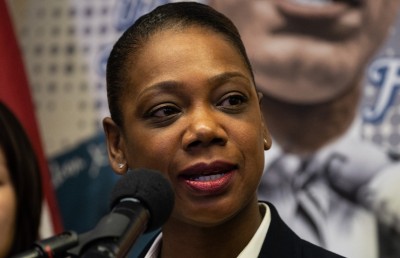 ނިއު ޔޯކް ފުލުހުންގެ ވެރިއަކަށް އަންހެނެއް