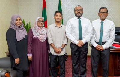 ކެލިގްރަފީގެ ހުނަރުން ވިދާލި ނާއިޝްއަށް ރަނގަޅު ފުރުސަތުތަކެއް ހޯދައިދީފި