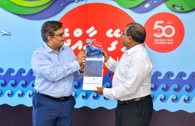 އުރީދޫން އަންނަ އަހަރަށް ހެދި ކަލަންޑަރުގައި ކަނޑުގެ ރީތި ދިރުންތައް