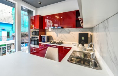 ދަމާސްގެ "އިޔަ އެންޑް ސޭލް" ފަށައިފި