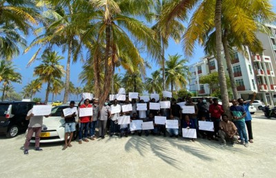 ކަންބޮޑުވުންތަކަށް ހައްލެއް ނުލިބުމުން ޓެކްސީ ޑްރައިވަރުން އަނެއްކާވެސް އިހުތިޖާޖަށް ތައްޔާރުވަނީ!