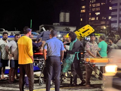 ގުޅީފަޅުގައި އަލިފާން ރޯވުން: ބްރިޖްގެ މަސައްކަތް މަޑުޖެހޭތޯ ބަލަނީ