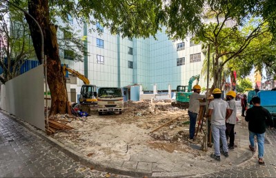 ބަރުބަރީ މިސްކިތް ހުރި ބިމުގައި ތިން ބުރީގެ އާ މިސްކިތެއް އަޅަނީ