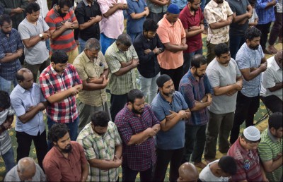 މިސްކިތްތަކުގައި ހިފްޒުކޮށް، އިމާމުވެ ތަރާވީހް ނަމާދު ކުރާނެ ދިވެހިން ހޯދަނީ