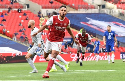 އޮބާމަޔަން އަތުން ކެޕްޓަން ބޭންޑް އަތުލީ މަޖުބޫރު ވެގެން: އާޓެޓާ