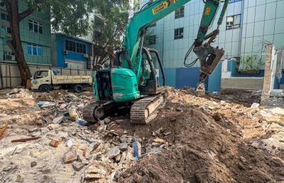 ބަރުބަރީ މިސްކިތް ހުރި ބިމުގައި ތިން ބުރީގެ އާ މިސްކިތެއް އަޅަނީ