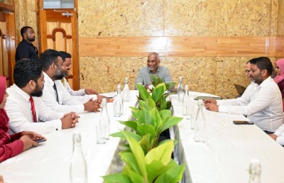 ފަޅު ހިއްކައިގެން މަތިވެރީގައި އެއާޕޯޓެއް އަޅަނީ