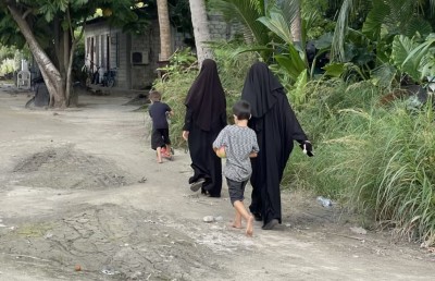 ވިސާ ނެތި ރާއްޖޭގައި އުޅޭ ފްރާންސްގެ އާއިލާ ފުރުވާލަނީ