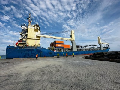 އައްޑޫ ބިން ހިއްކުމަށް ބޭނުންވާ މެޝިނަރީ ގެންގޮސް، މަސައްކަތް ފަށަން ތައްޔާރުވެއްޖެ