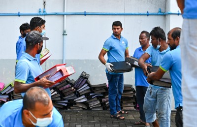 ލޯކުރިމަތިން އެތައް ހަނދާނެއް އަނދައި އަޅިޔަށް