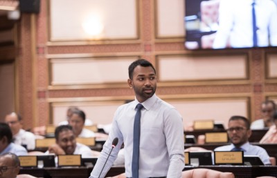 ރައީސަކީ ގައުމަށްޓަކައި މަސައްކަތް ކުރެއްވުމުގައި ނަމޫނާ ލީޑަރެއް: މީކާއިލް