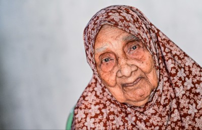 ފޮޓޯ ސްޓޯރީ: 104 އަހަރުގެ ހިނިތުންވުން، "ރީތި ފޮޓޯއެއް ދޯ"