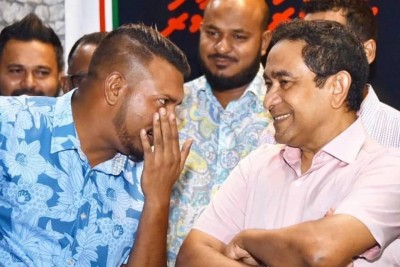 ފައިސާ ގުނުމާއި އުފުލުމުގައި ހަރަކާތްތެރިވި ކަމަށް ބުނެ ނަރީޝް ހެދީ ދޮގު