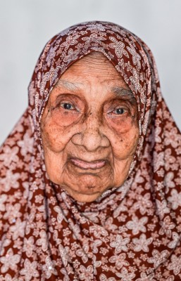 ފޮޓޯ ސްޓޯރީ: 104 އަހަރުގެ ހިނިތުންވުން، "ރީތި ފޮޓޯއެއް ދޯ"