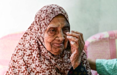 ފޮޓޯ ސްޓޯރީ: 104 އަހަރުގެ ހިނިތުންވުން، "ރީތި ފޮޓޯއެއް ދޯ"