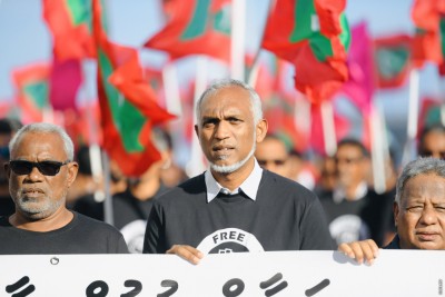 މޭޔަރު މުއިއްޒު ހައްޔަރުކުރުން: ސިޓީ ކައުންސިލުން ސިފަކުރީ މޭޔަރުގެ ބާރު ކަނޑުވާލަން ކުރި ކަމެއްގެ ގޮތުގައި