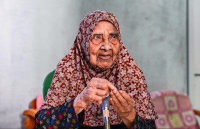 ފޮޓޯ ސްޓޯރީ: 104 އަހަރުގެ ހިނިތުންވުން، "ރީތި ފޮޓޯއެއް ދޯ"