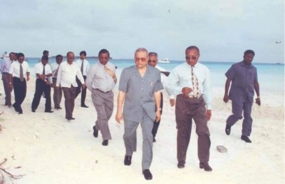 އުމަރު ޒާހިރު: ރީތި ސިފަތަކުގެ ލާމަސީލު ނަމޫނާއެއް